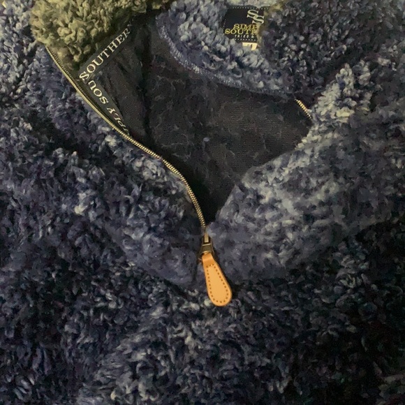Women’s medium simply southern Sherpa pullover - Picture 6 of 6
